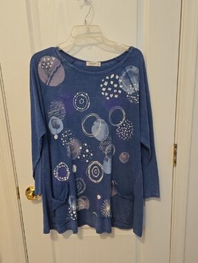 JESS & JANE Washed Blue Printed Long-Sleeve Tunic with Pockets - SMOKE FREE HOME
